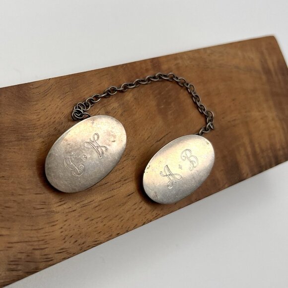 Vintage 40s Sterling Silver Sweater Monogram A•B Engraved Oval Cardigan Clip - Picture 2 of 5